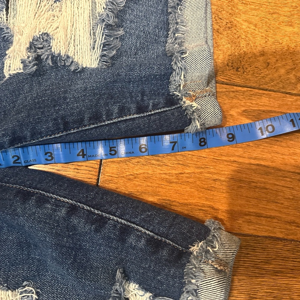 Judy Blue Distressed Jean Shorts in Blue - Picture 4 of 6